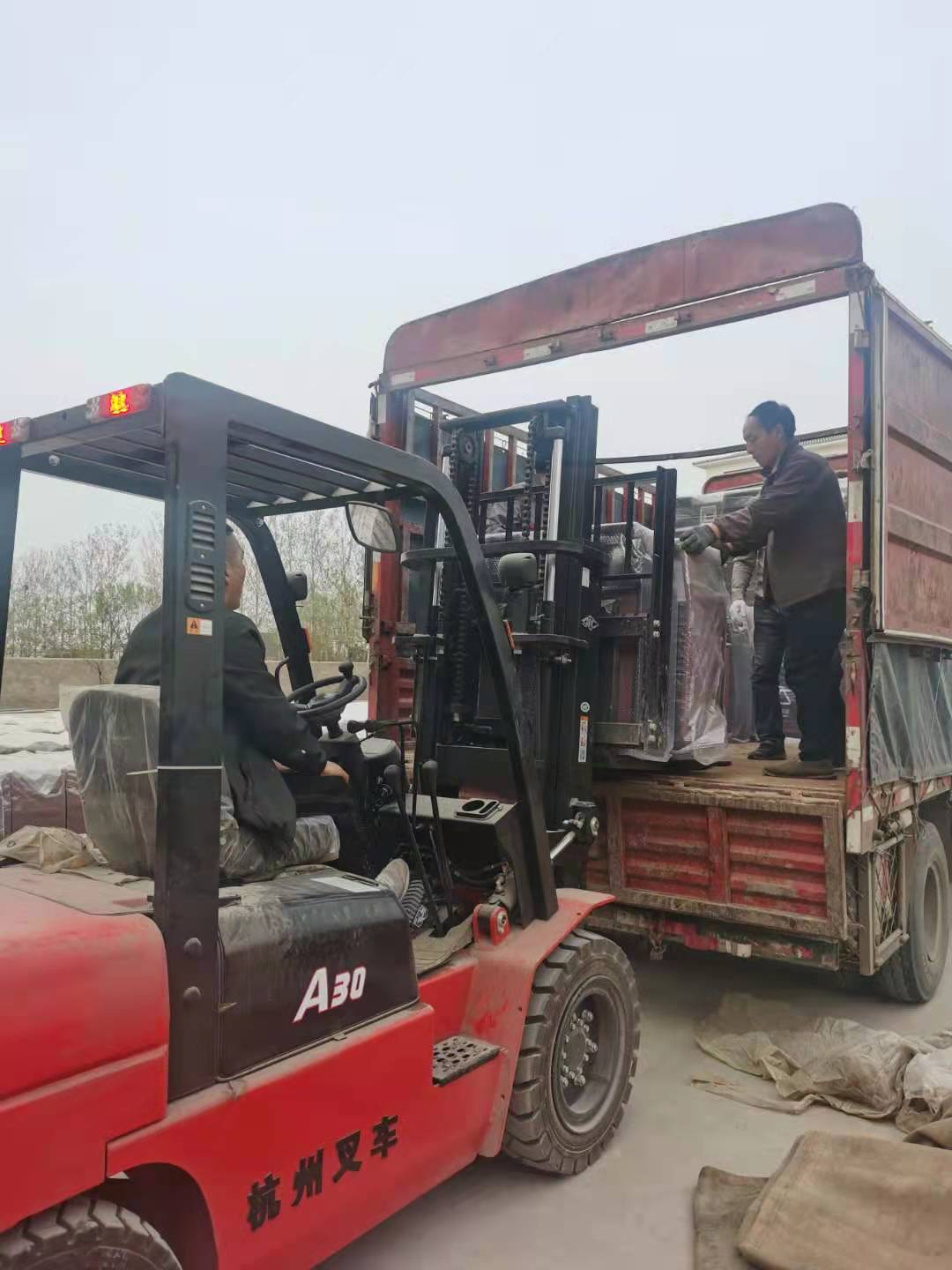 兩分類學校用果皮箱發貨